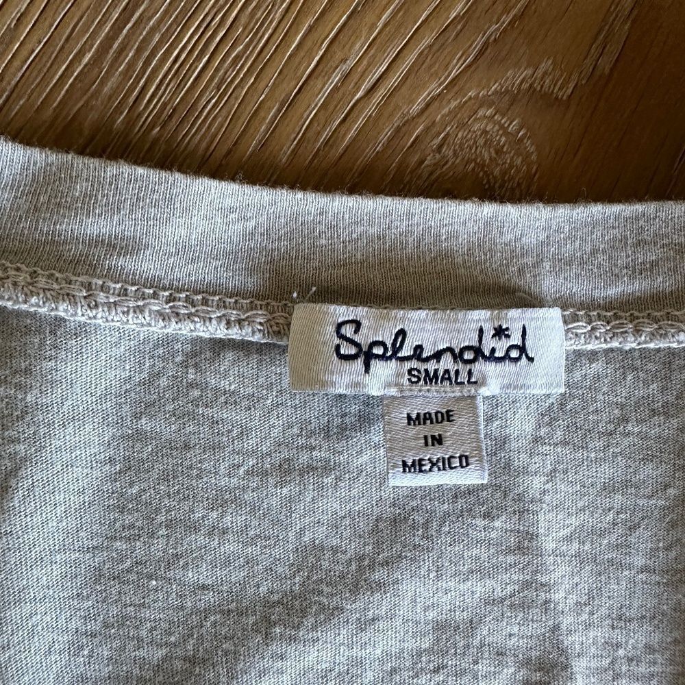 Splendid Classic V-Neck Tee Light Gray Short Sleeve Size S - Picture 5 of 9